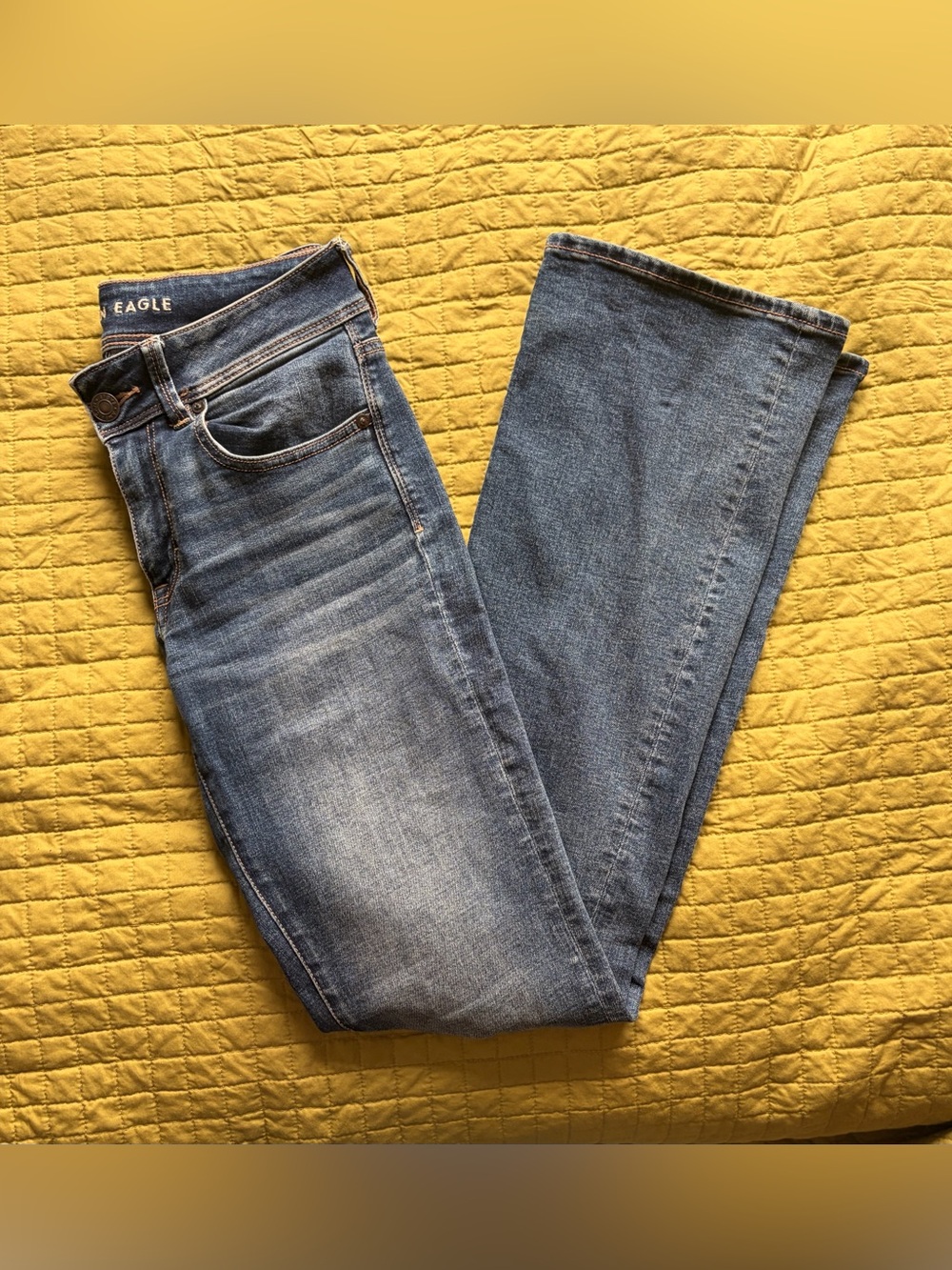 Low-Rise Flare Bootcut Jeans - Long - American Eagle Outfitters - Medium Blue